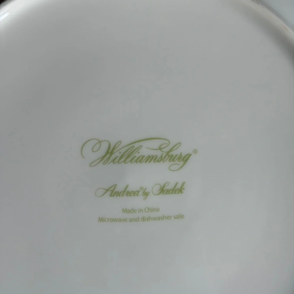 Andrea by Sadek Holiday cake plate and server set